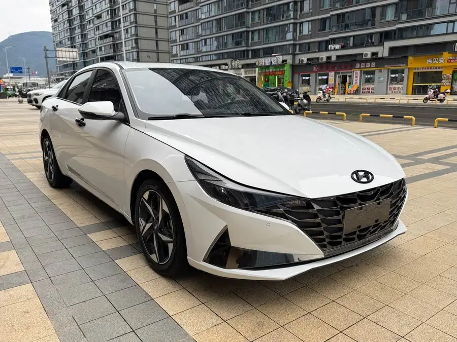 إلانتر 2023 1.5 لتر CVT LUX النسخة المتميزة