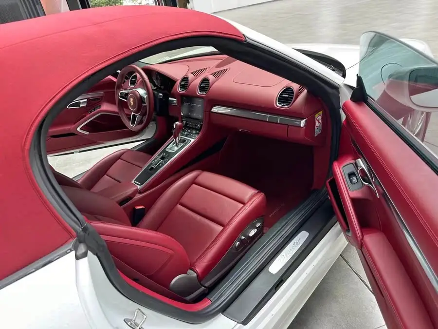 Porsche 718 2020 Model Boxster 2.0T