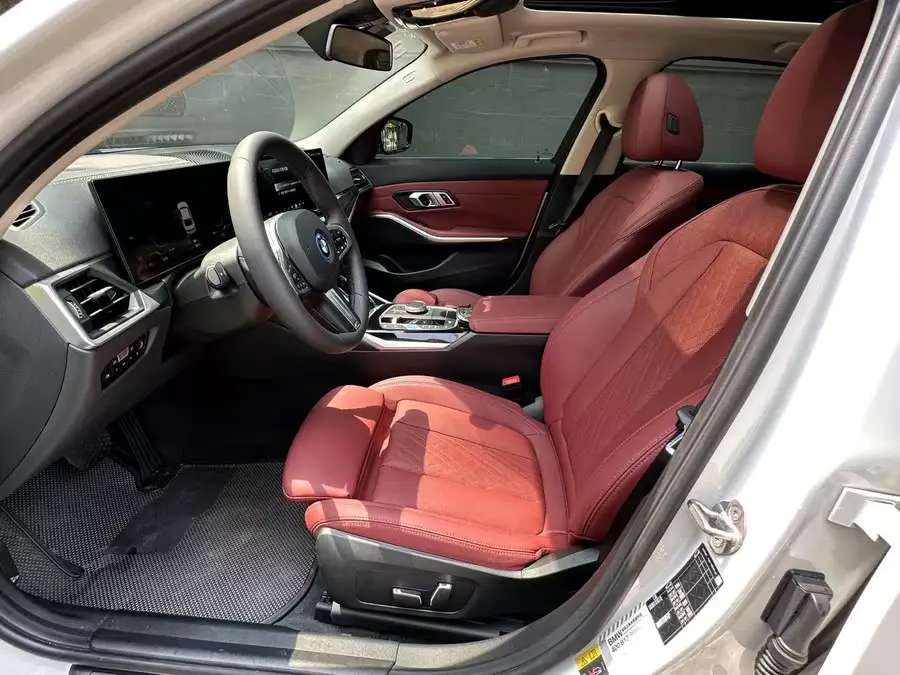 بي إم دبليو i3 2024 eDrive 35 L