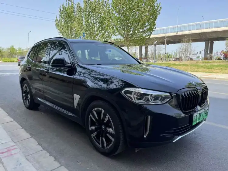 BMW iX3 2021 Leading Version