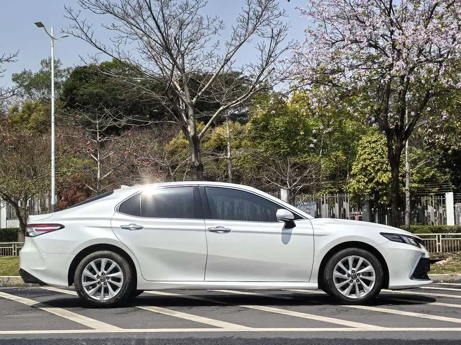 Camry 2021 2.0G Luxury Edition