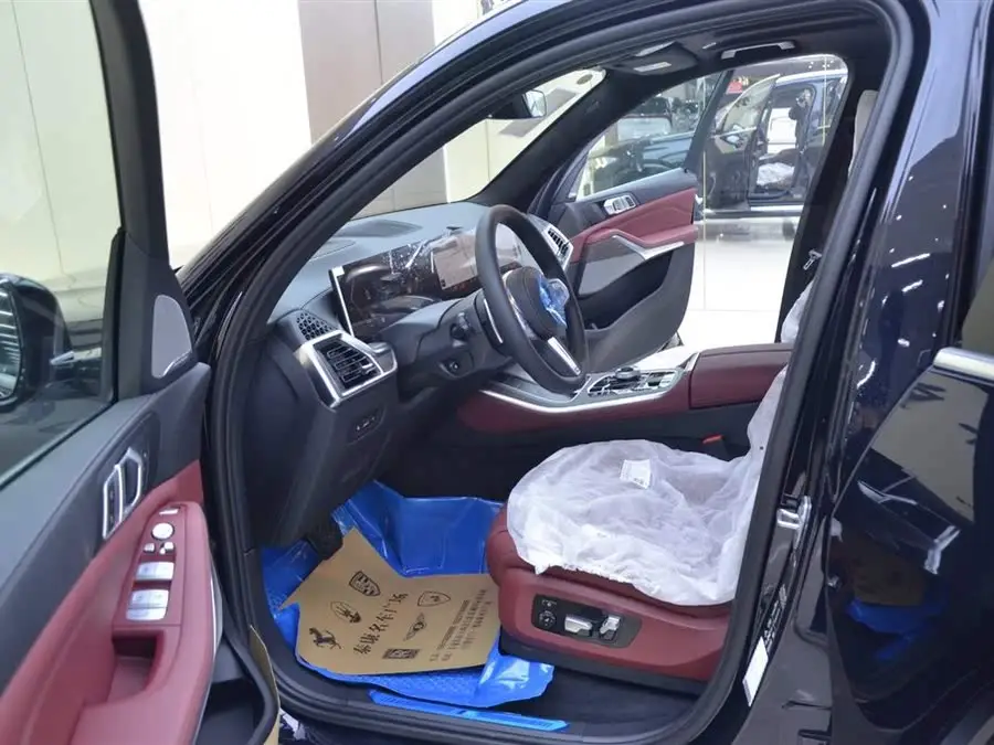 BMW X5 2023 xDrive 40Li M Sport Package