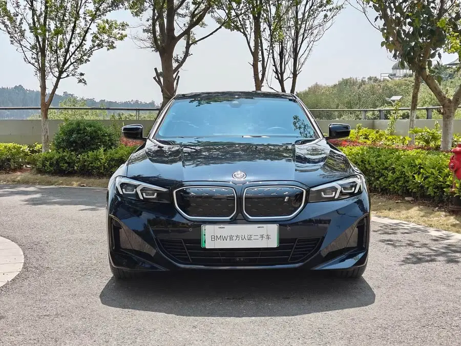 بي إم دبليو i3 2024 eDrive 40 L إصدار الليل