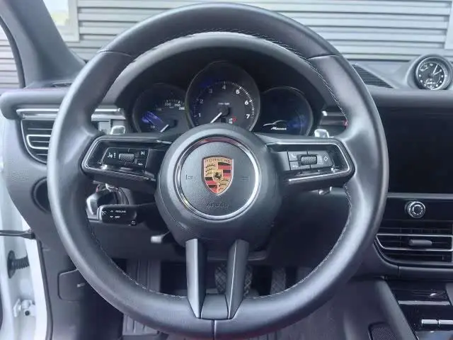 2024 Macan 2.0T