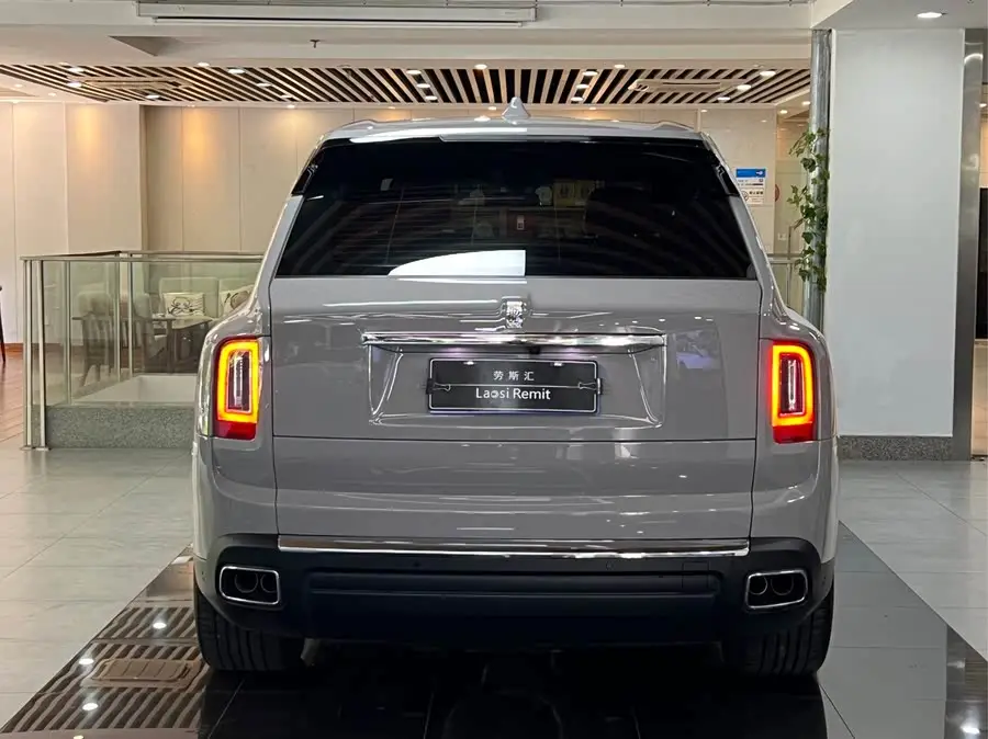 كولينان 2018 النسخة ذات الأربعة مقاعد