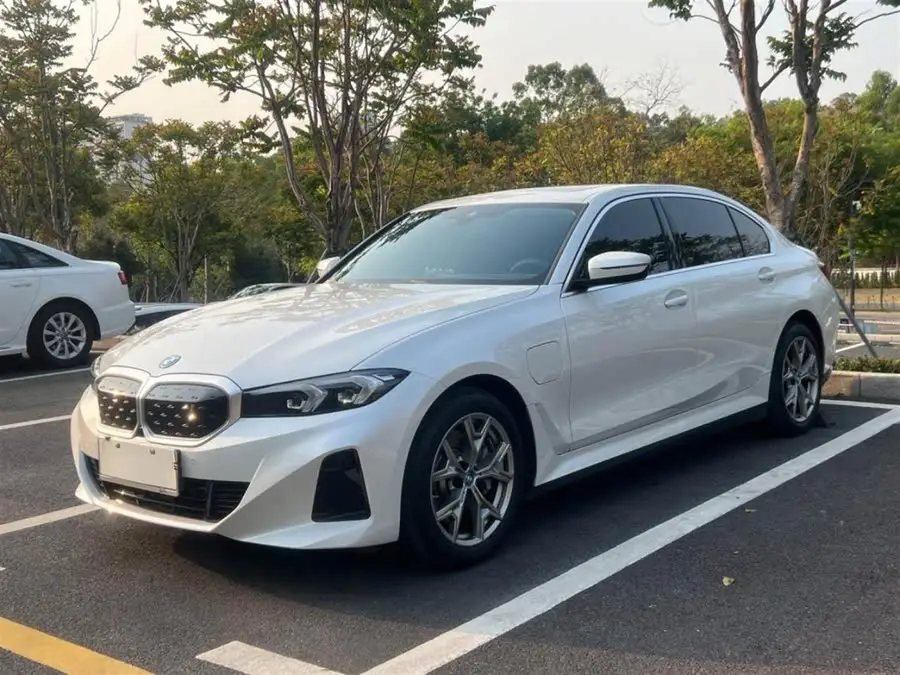 بي إم دبليو i3 2022 eDrive 35 L