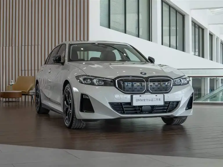 BMW i3 2024 eDrive 40 L Night Package