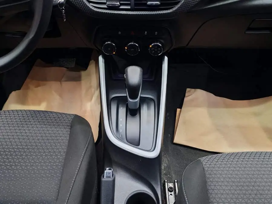 2022 شيفروليه كافالير 325T أوتوماتيكي إكسترا