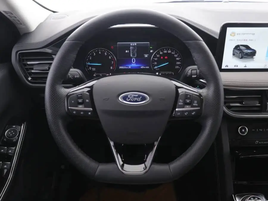 فورد إيسكيب 2020 إيكوبوست 245 دفع ثنائي إصدار يوا شيانغ