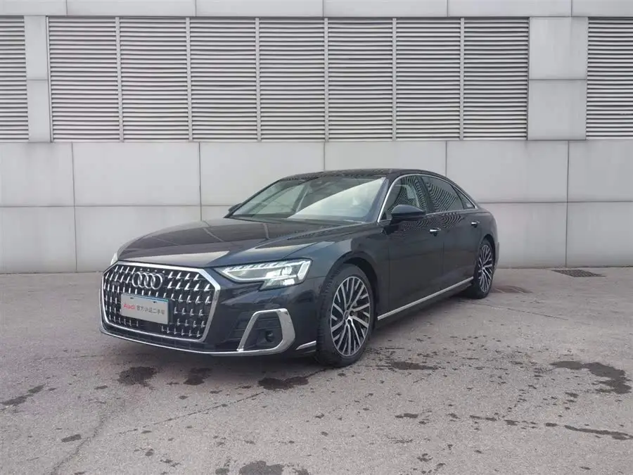 أودي A8 2023 A8L 55 TFSI quattro الرائد