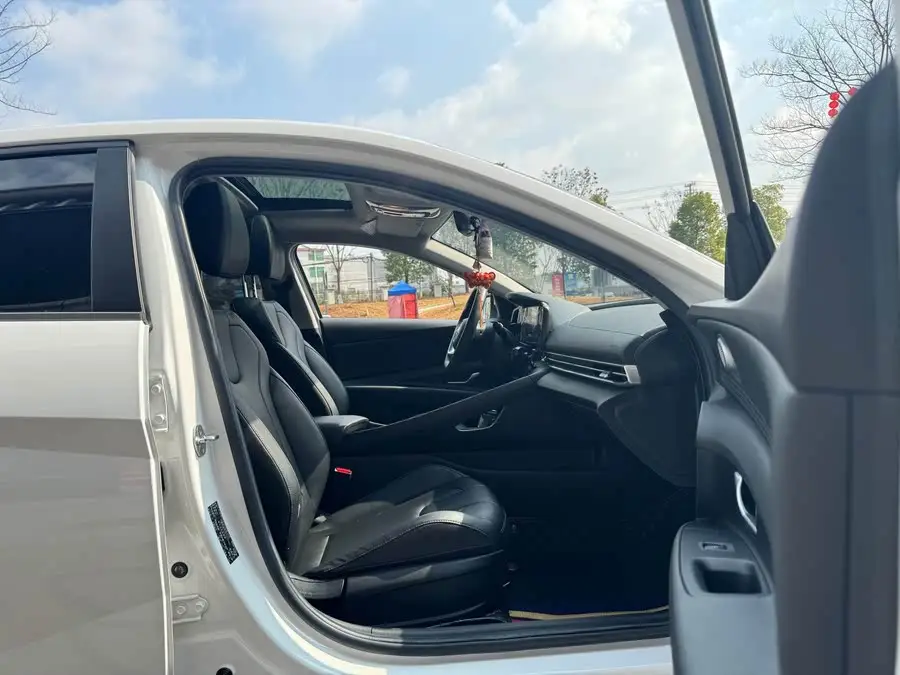 إيلانتر 2021 1.5L CVT LUX النسخة المميزة