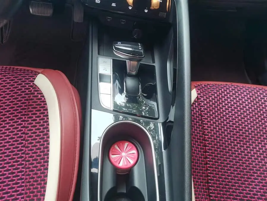 إيلانتر 2021 1.5 لتر CVT LUX إصدار مميز