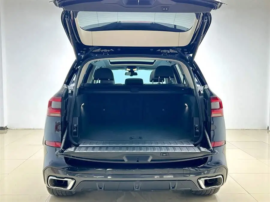 BMW X5 2022 xDrive 30Li Luxury M Sport Package