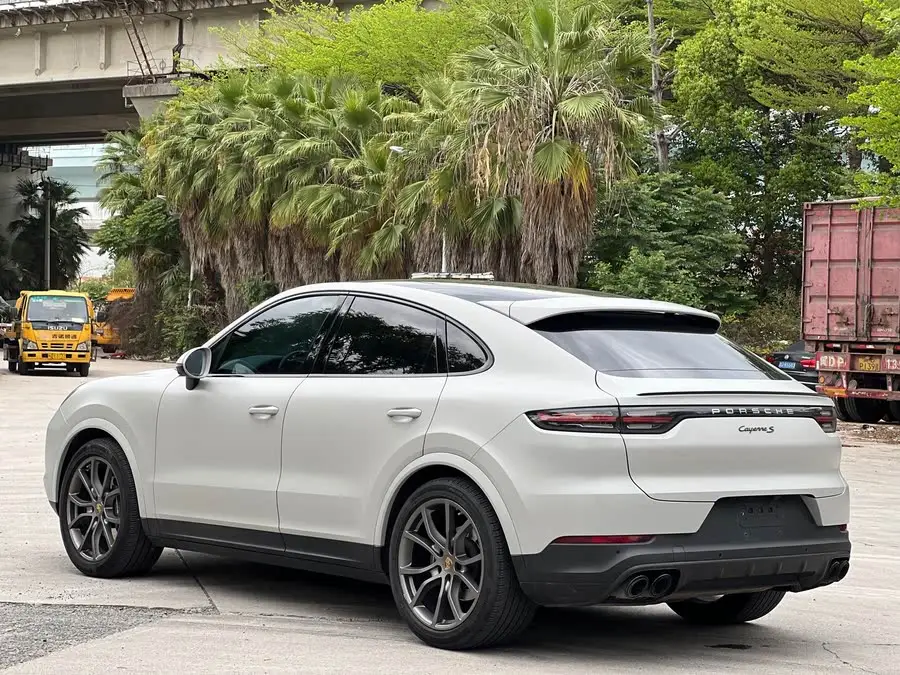 2022 Cayenne Cayenne Coupé 3.0T Platinum Edition