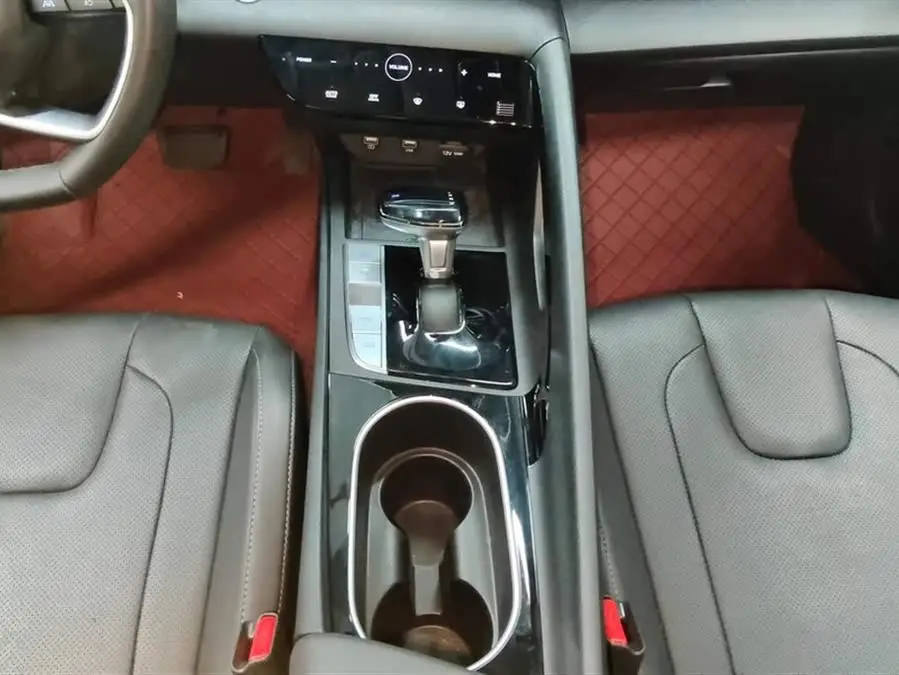 إيلانtra 2022 1.5 لتر CVT LUX البريميوم