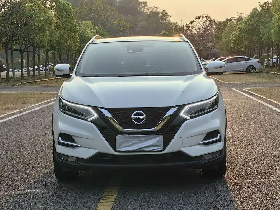 2022 نيسان قاشقاي 2.0 لتر CVT XV بريم إصدار فاخر