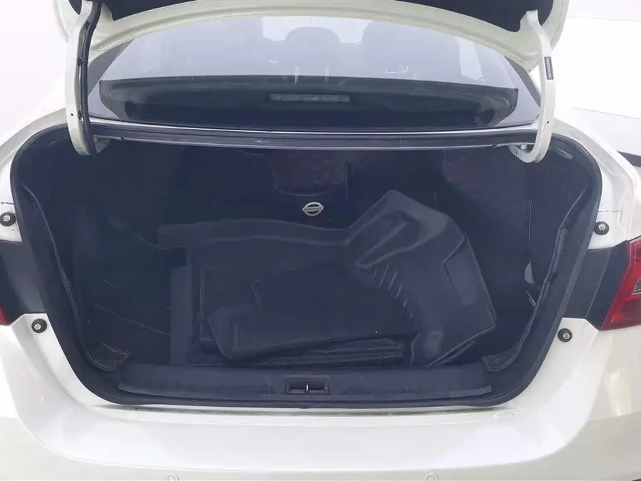 2022 نيسان سيلفي كلاسيك 1.6XL CVT فئة الفخامة