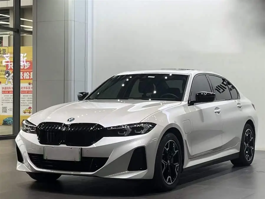 بي إم دبليو i3 2024 eDrive 40 L طقم الليل