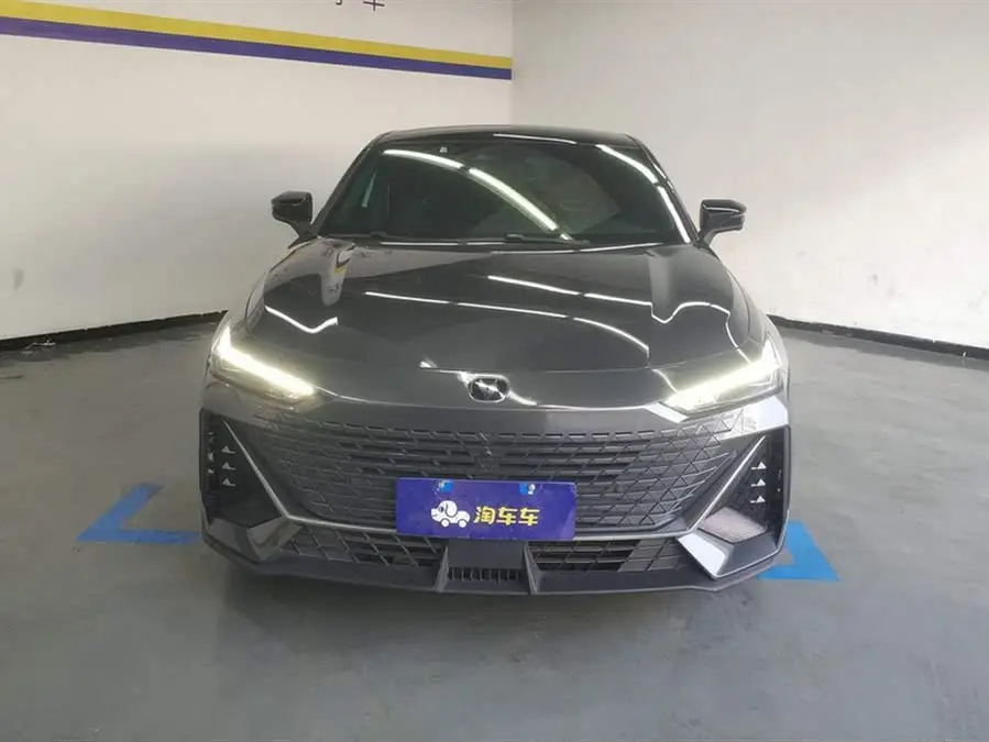 Changan UNI-V 2023 1.5T Premium