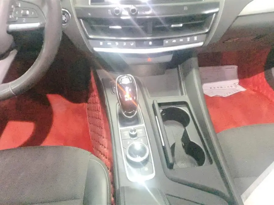 كاديلاك CT5 2021 28T الطراز الفني