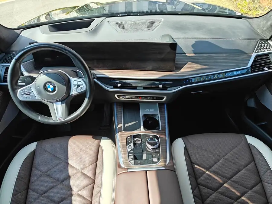 BMW X5 2023 xDrive 40Li Exclusive M Sport Night Package