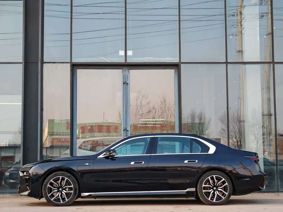 BMW i7 2023 eDrive50L Leading M Sport Package