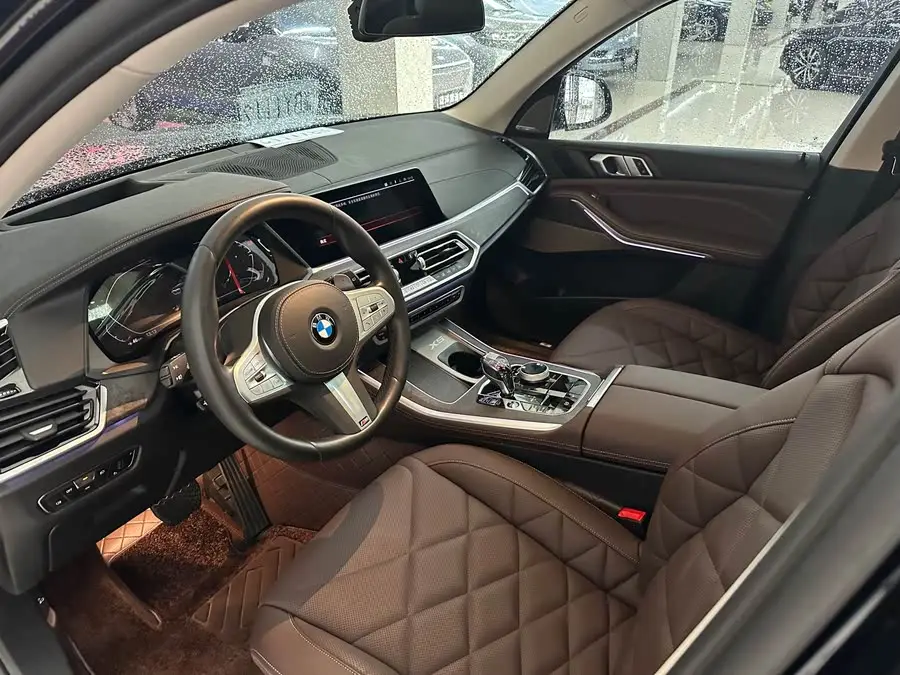بي ام دبليو X5 2022 xDrive 30Li حزمة M الرياضية