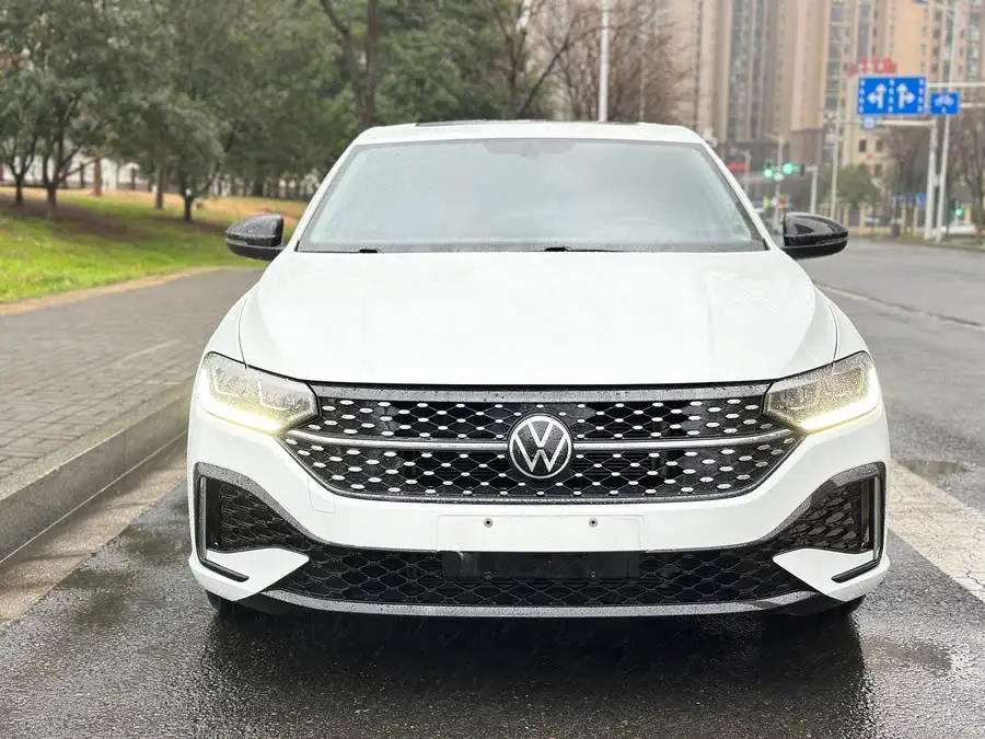 لاميدا 2022 280TSI DSG النسخة الفاخرة