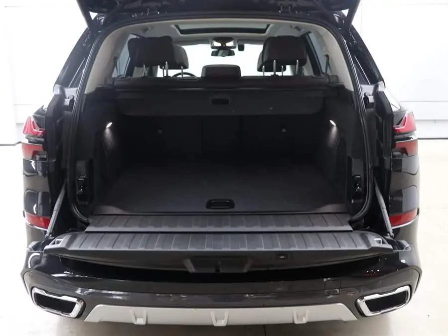 BMW X5 2023 xDrive 30Li M Sport Package