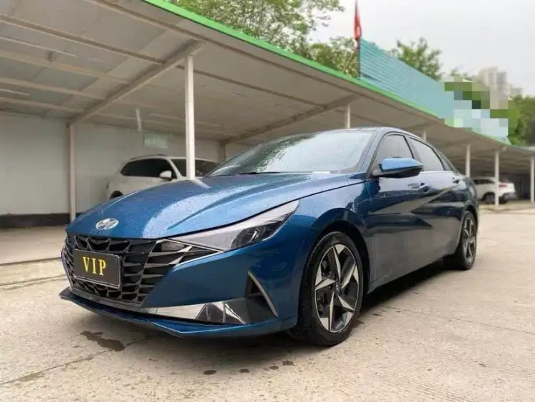 2022 Elantra 1.5L CVT LUX Premium