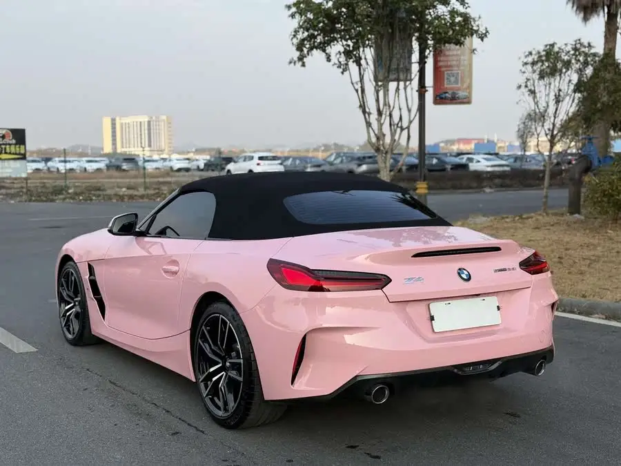 بي إم دبليو Z4 2023 sDrive 25i M حزمة رياضية