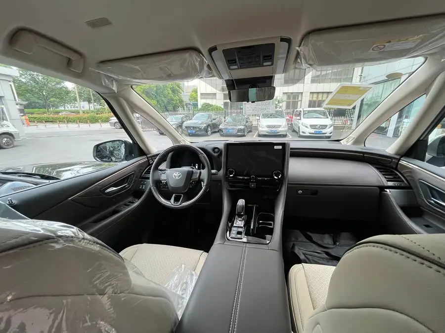 ألفارد 2024 بمحرك مزدوج 2.5 لتر إصدار مميز