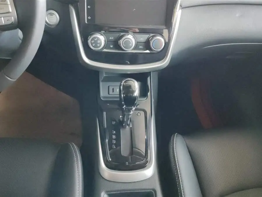 نيسان تييدا 2021 1.6 لتر CVT النسخة الذكية