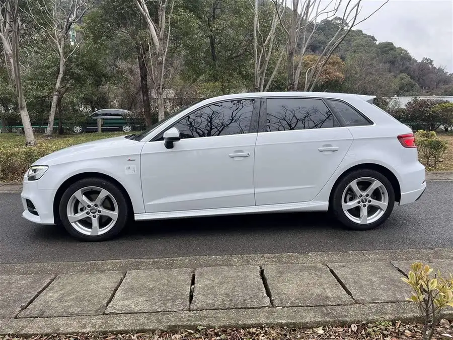 أودي A3 2020 سبورت باك 35 TFSI الطراز الأنيق الوطنية VI