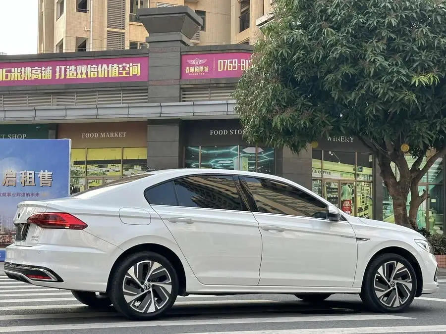 Bora 2023 300TSI DSG Premium Edition