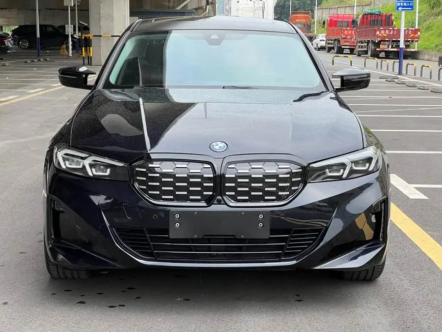 بي إم دبليو i3 2024 eDrive 35 L