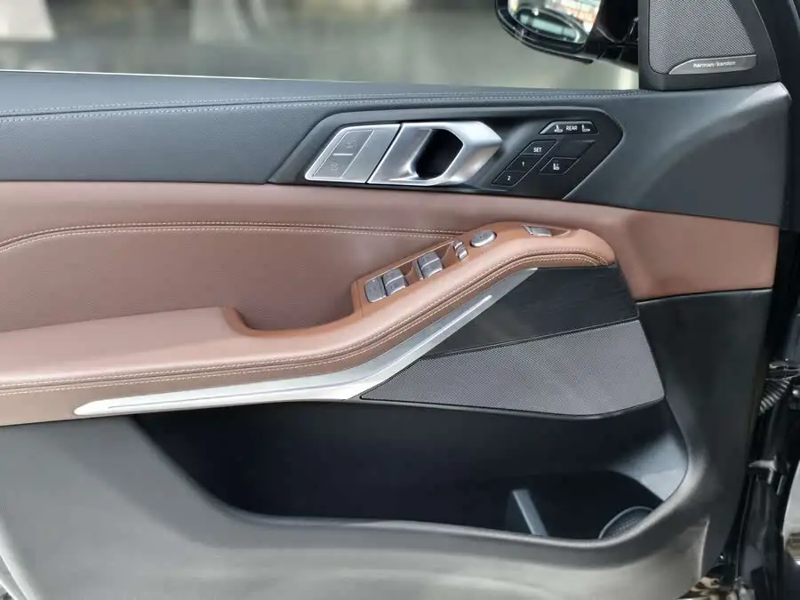 بي إم دبليو X7 2021 طراز xDrive40i حزمة فاخرة