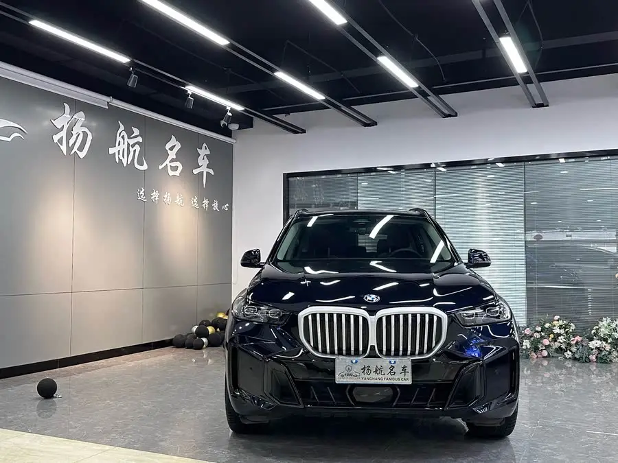 بي إم دبليو X5 2023 xDrive 30Li حزمة رياضية M الليلية