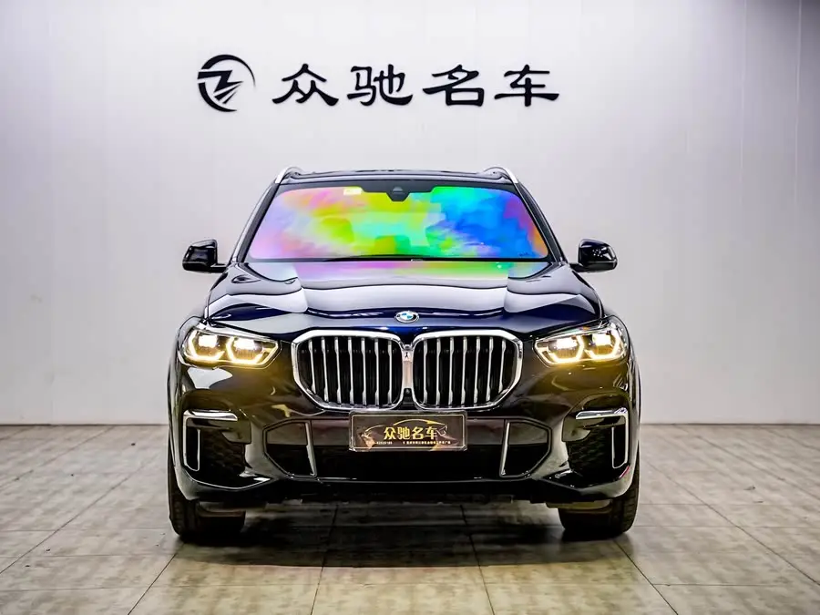 بي إم دبليو X5 2022 طراز مُعدل xDrive 40Li حزمة رياضية M