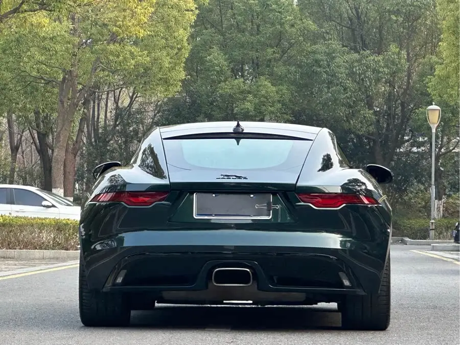 جاكوار F-TYPE 2024 P300 النسخة التذكارية الخامسة والسبعين ذات السقف الصلب