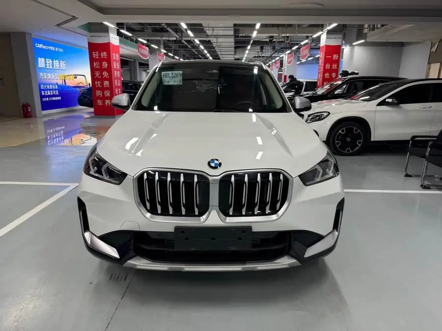 بي إم دبليو X1 2023 sDrive20Li حزمة تصميم X