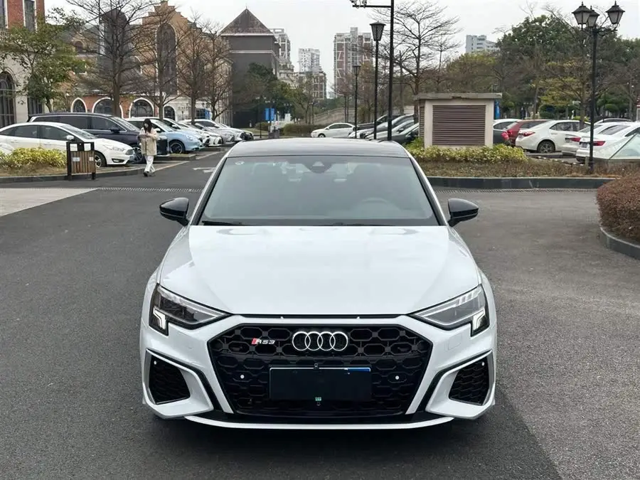 أودي A3 2021 A3L ليموزين 35 TFSI الرياضية التقدمية