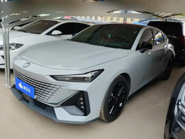 Changan UNI-V 2022 Model 1.5T Premium