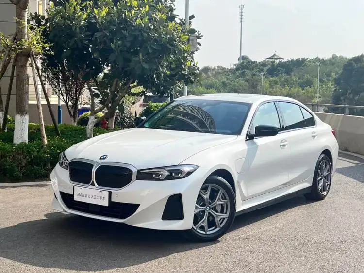 BMW i3 2025 eDrive 35 L