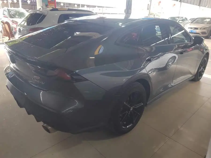 Changan UNI-V 2022 1.5T Premium