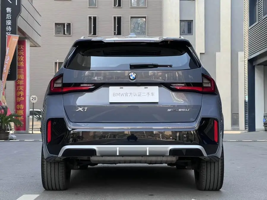 بي إم دبليو X1 2023 sDrive25Li M باقة رياضية