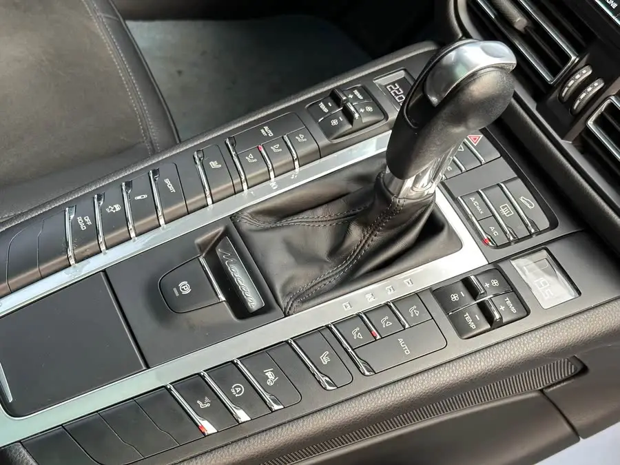 2020 Macan Macan 2.0T