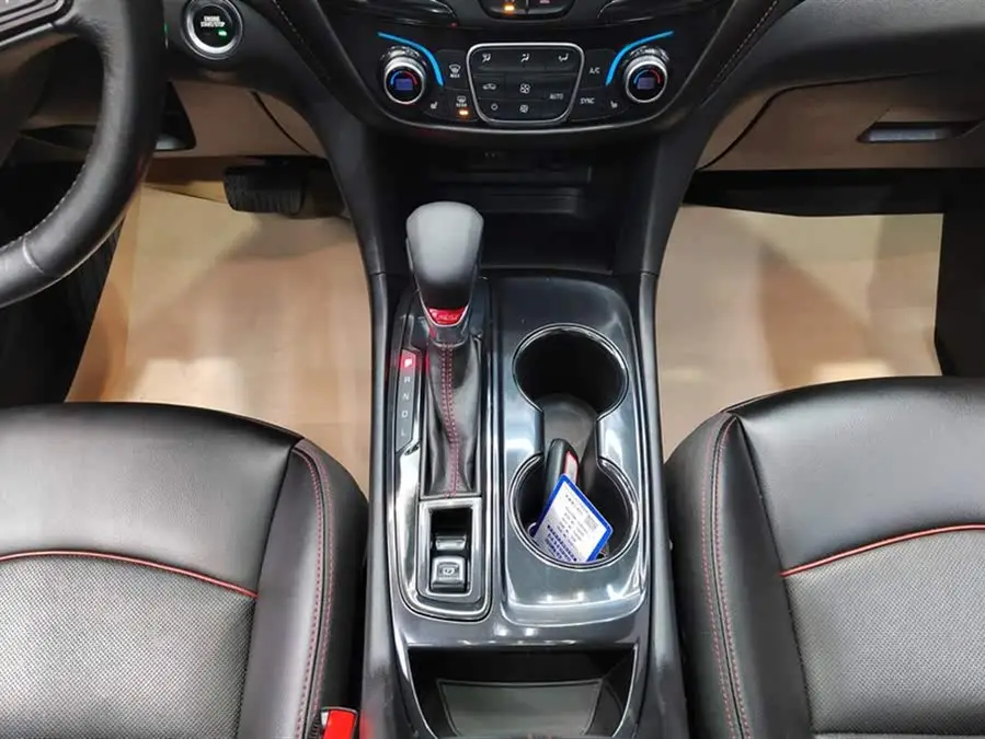 إيكوينوكس 2022 هايبرد خفيف 550T RS إصدار الاستكشاف الذكي