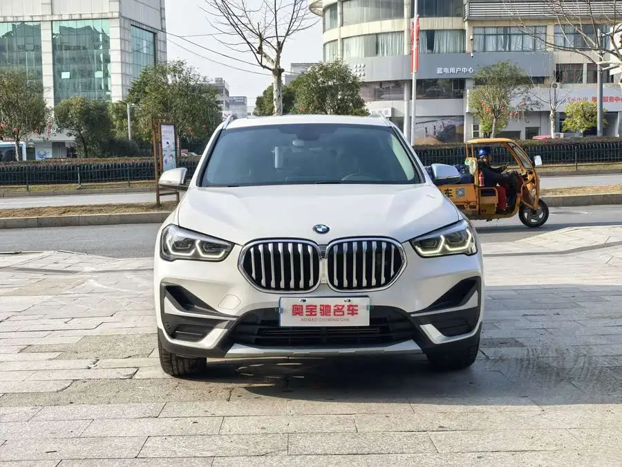 بي إم دبليو X1 2021 sDrive20Li الفاخرة