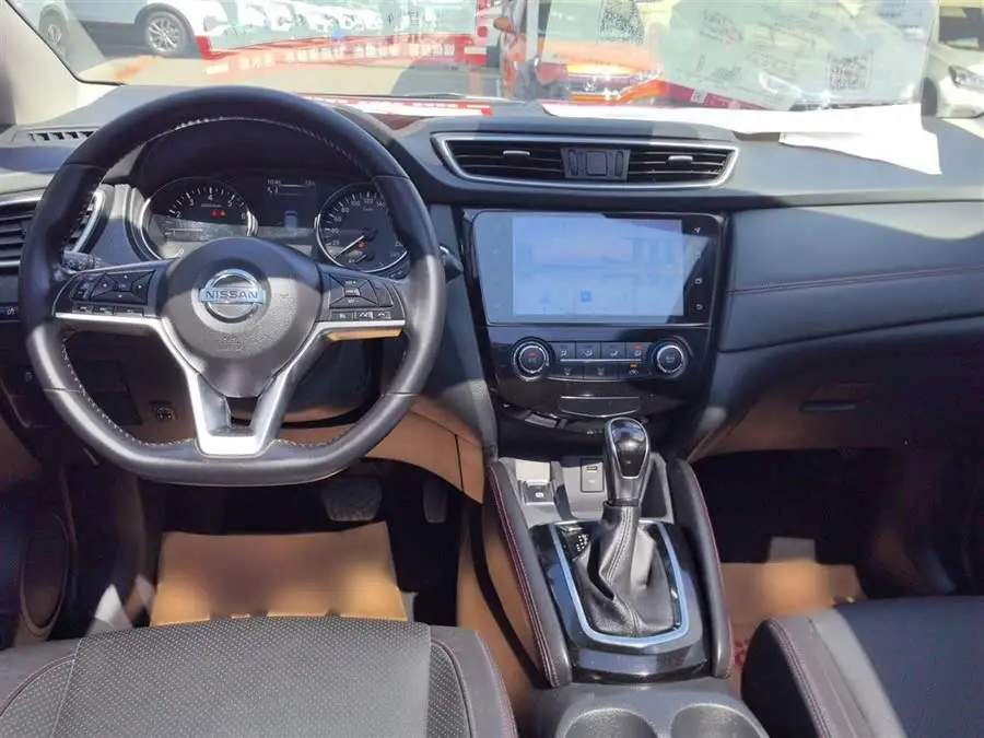 2021 نيسان إكس-تريل 2.0 لتر CVT الفاخرة